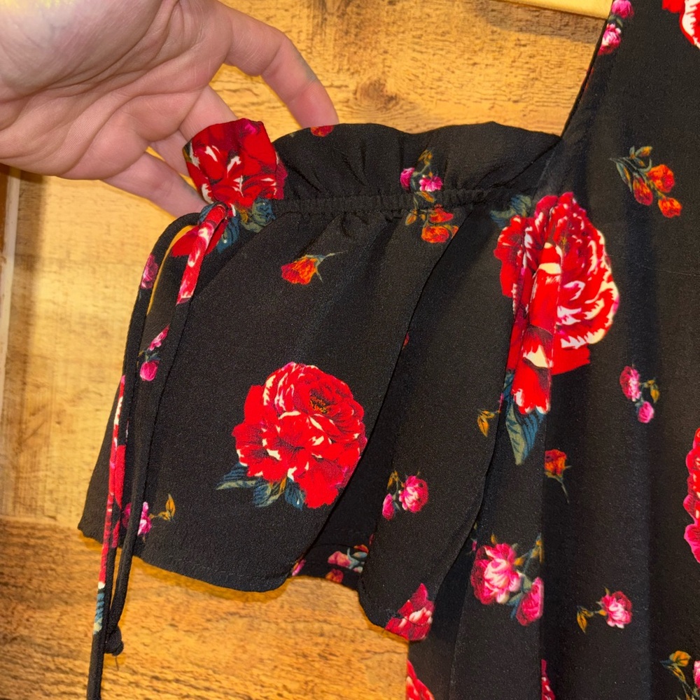 Xhilaration floral cold-shoulder romper - Picture 4 of 8